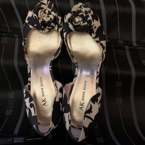 Anne Klein Flowery black/white open toe pumps, 3"
